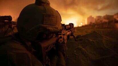 כוחות צה״ל במהלך ההשתלטות על המעגן המרכזי ברצועת עזה. | דובר צה"ל