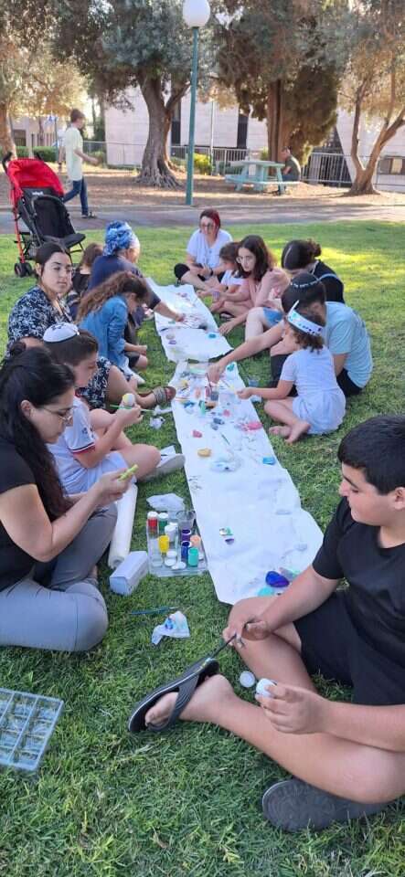 מפוני קריית־שמונה בכפר־הרא"ה. | באדיבות המצולמים