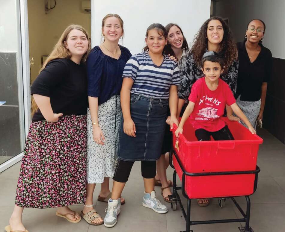 מפוני קריית־שמונה בכפר־הרא"ה. | באדיבות המצולמים