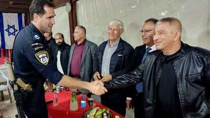 המפגש בין נציגי החברה הבדואית ומפקד מחוז דרום. | משטרת ישראל המפגש בין נציגי החברה הבדואית ומפקד מחוז דרום. | משטרת ישראל