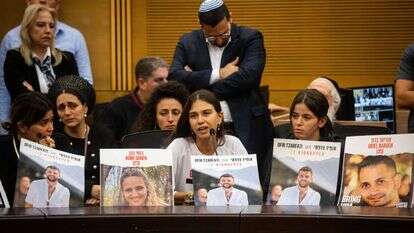 בני משפחות החטופים בכנסת. | אורן בן חקון, פלאש 90 בני משפחות החטופים בכנסת. | אורן בן חקון, פלאש 90