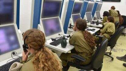 "כשדיווחנו על ציפור על הגדר כל הכוחות הגיעו מייד. לפני האסון המחריד המפקדים נשארו אדישים. | דובר צה"ל