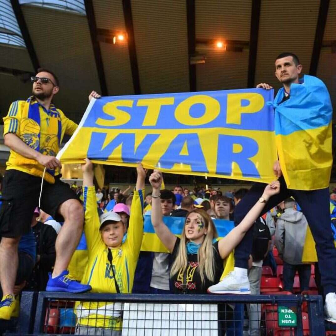 מפגינים אוקראיניים נגד המלחמה | AFP מפגינים אוקראיניים נגד המלחמה | AFP