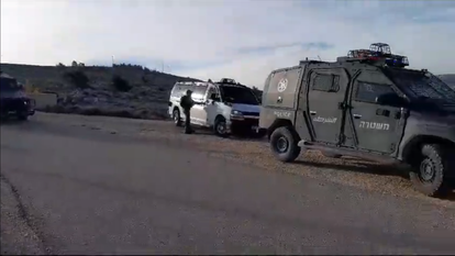 תיעוד מעבודת המנהל האזרחי בעמונה להריסת המבנים