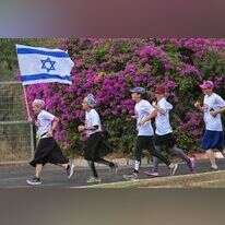 נשים רצות בקצרין לשחרור החטופים. | מיכאל גלעדי/פלאש90