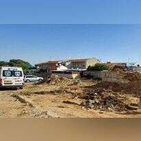 מתנדבי זק"א ליד שרידי תחנת המשטרה בשדרות. | דוברות זק"א