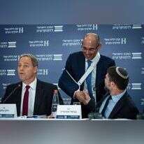 סמוטריץ' וירון. | יונתן זינדל, פלאש 90 סמוטריץ' וירון. | יונתן זינדל, פלאש 90