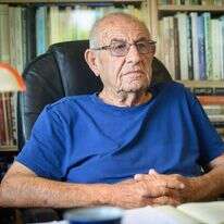 יצחק (איני) עבאדי. | אייל מרגולין, ג׳יני