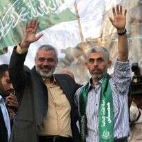 הנייה מקבל את פניו של יחיא סינוואר ששוחרר בעסקת שליט, 2011 | אי.אף.פי הנייה מקבל את פניו של יחיא סינוואר ששוחרר בעסקת שליט, 2011 | אי.אף.פי