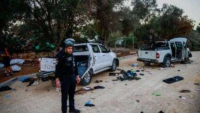 כוחות משטרה בבארי, בתחילת המלחמה. | חיים גולדברג, פלאש 90 כוחות משטרה בבארי, בתחילת המלחמה. | חיים גולדברג, פלאש 90