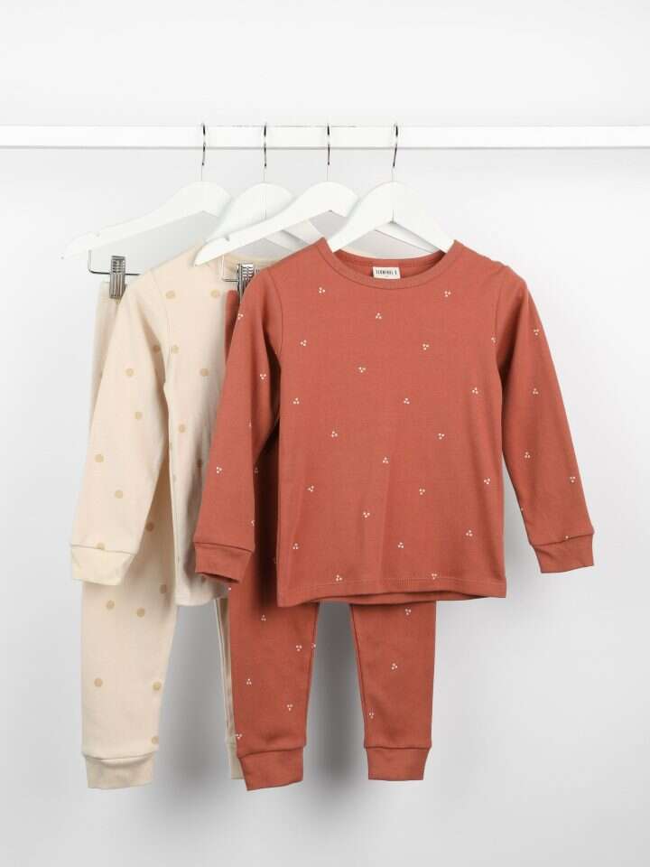 מארז שתי חליפות פיג'מה 99.90-129.90 שקלים. | אלכס בלואוס