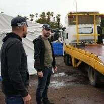 אחת ממשאיות הגרר ששימשו לגניבת הרכב. | דוברות משטרת ישראל