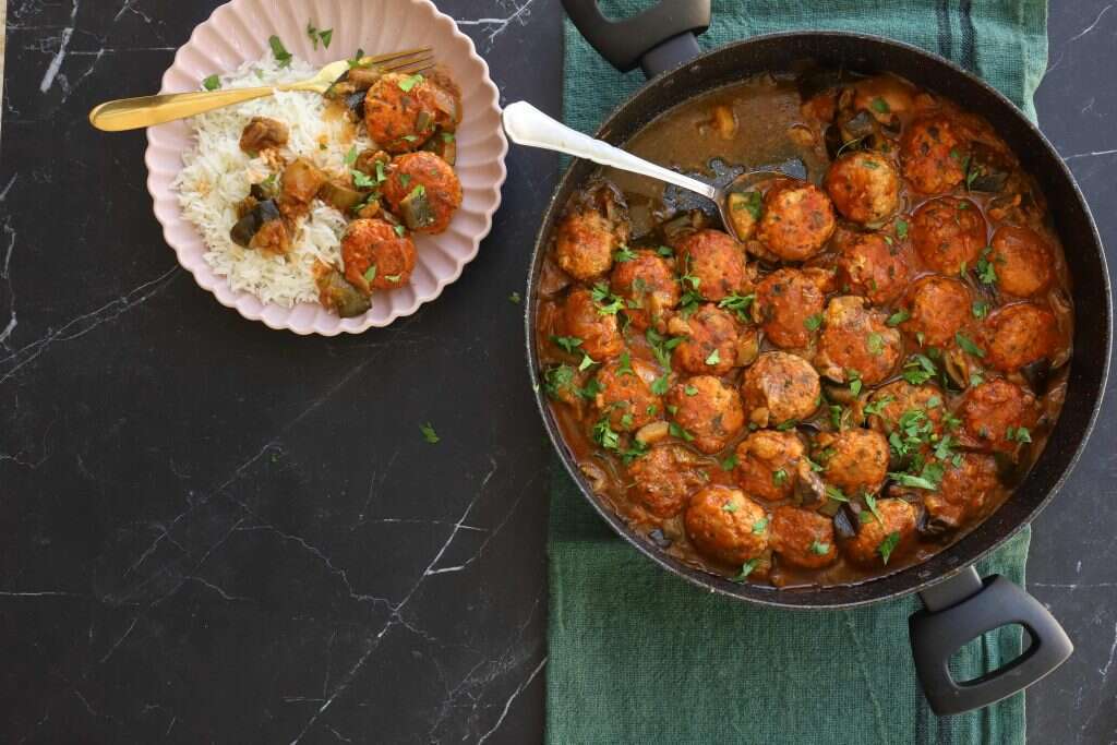 קציצות עוף עם חצילים וזוקיני. | אפרת ליכטנשטט