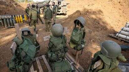 כוחות תותחנים בגבול הצפון. | איי.אף.פי