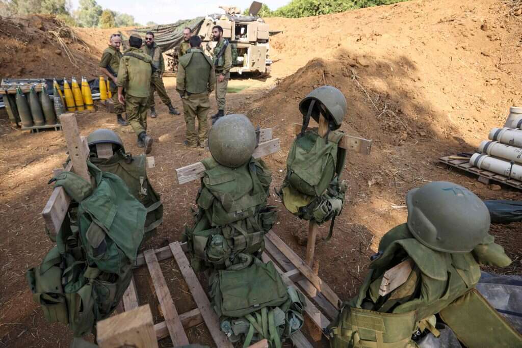 כוחות תותחנים בגבול הצפון. | איי.אף.פי