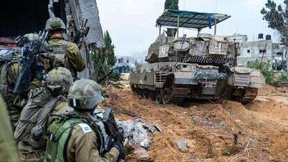 לוחמים ברצועת עזה. | דו"צ