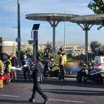 זירת הפיגוע בכניסה לירושלים, שבו נהרג יובל קסטלמן. | תיעוד מבצעי מד"א