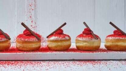 הסופגניות של מאפה נאמן. | גיל אבירם הסופגניות של מאפה נאמן. | גיל אבירם