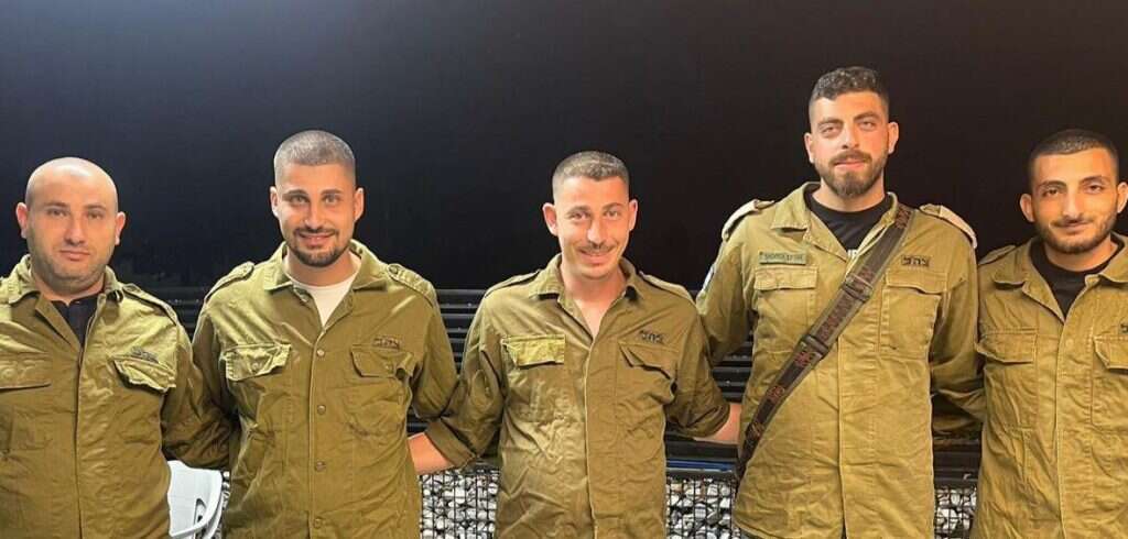 "בדרך כלל לא מגויסים כל כך הרבה ממשפחה אחת". משפחת כנעאן. | באדיבות המצולמים