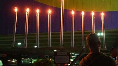 הדלקת נרות חנוכה במדינת מרילנד בארה"ב. | רויטרס