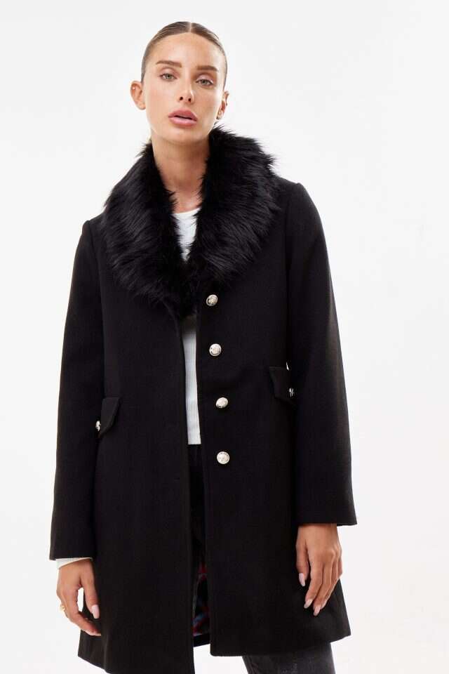 מעיל צמר של רנואר, 400 שקלים. | עדי שנפיק