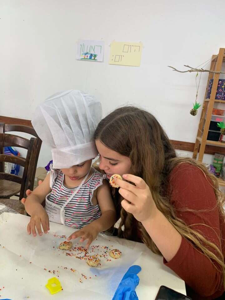 ההודעה הכי מרגשת. עם בתו של החטוף עמרי מירן. | באדיבות המשפחה