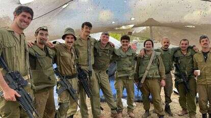 חיילים בצפון. | יח"צ מחלקה 2 חרמ"ש מסייעת 8112