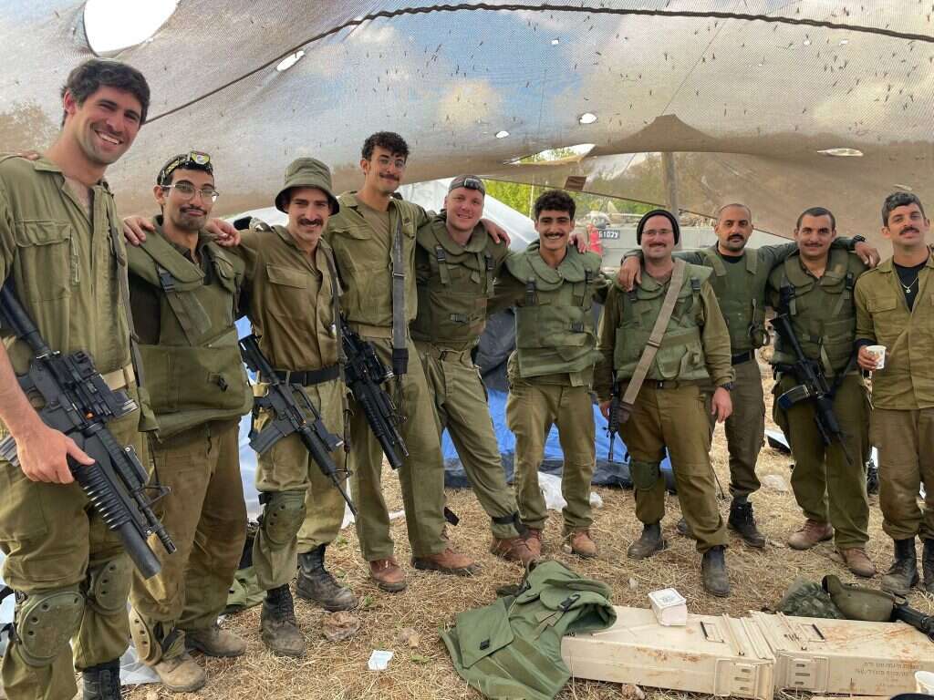 חיילים בצפון. | יח"צ מחלקה 2 חרמ"ש מסייעת 8112