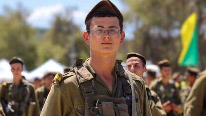 מתן אברג'ל ז"ל. | יגאל סלבין - חוד החנית לצידך