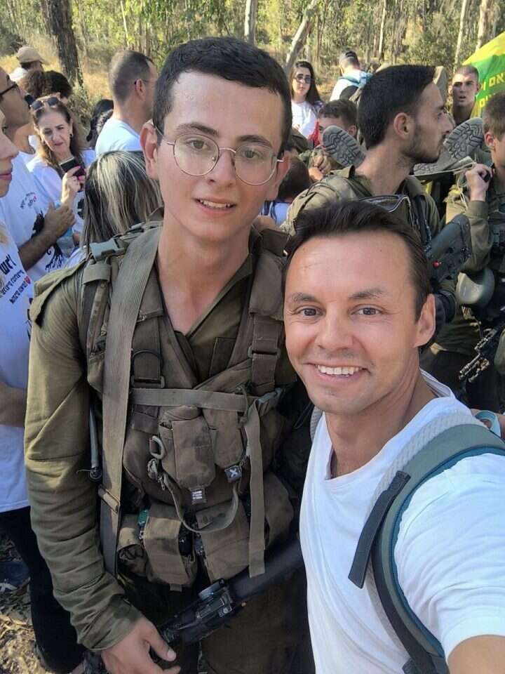 קיבל את הבשורה המרה בפעילות מבצעית. המורה דימה בולט ומתן הי"ד. | מהאלבום הפרטי