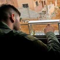 כולם מבינים את המשמעות של מעשיהם. חיילים מדליקים נר ראשון של חנוכה בעזה, אתמול. | דובר צה"ל