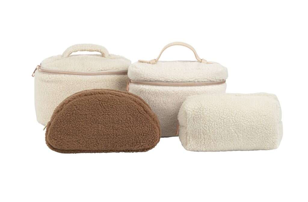 תיק איפור של סופר פארם. | יח"צ