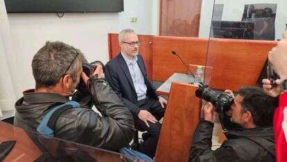 רן ברץ מעיד במשפט נתניהו בבית המשפט המחוזי בירושלים. | שילה פריד