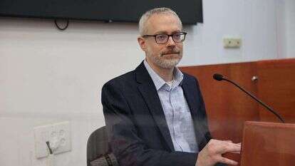 רן ברץ מעיד במשפט נתניהו בבית המשפט המחוזי בירושלים. | יונתן זינדל - פלאש 90