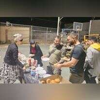 אירוח חיילים בשכונה. | באדיבות המצלם