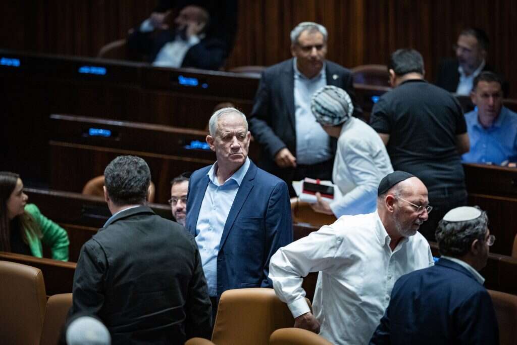 שר הביטחון בני גנץ בהצבעה על תקציב המדינה, היום. | יונתן זינדל, פלאש 90