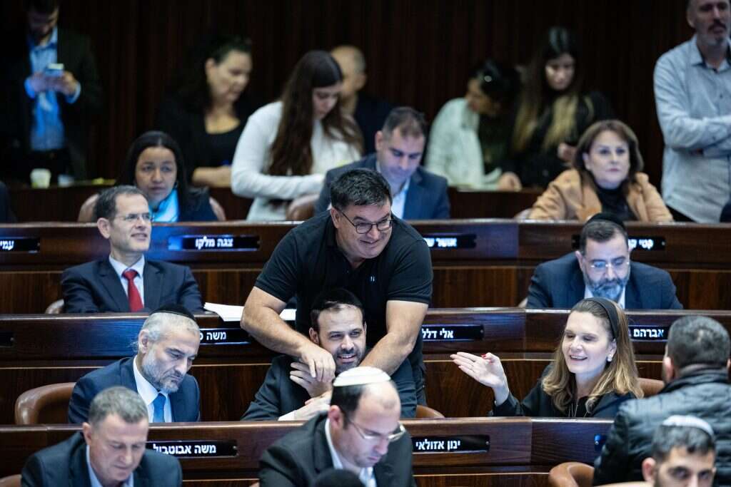 חברי הקואליציה במהלך ההצבעה על התקציב, היום. | יונתן זינדל, לפאש 90