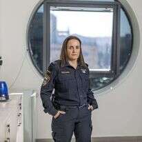 כשתת־ניצב שולמית לנדס. | נעמה שטרן