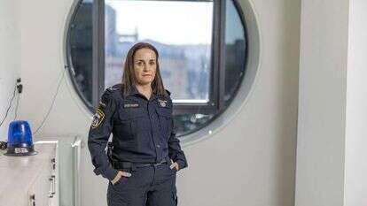 כשתת־ניצב שולמית לנדס. | נעמה שטרן