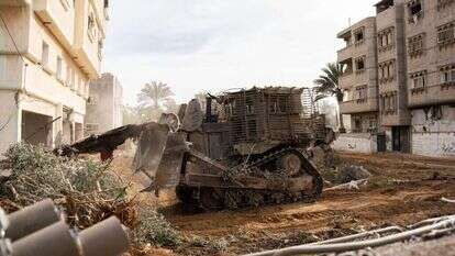 פעילות ה-D9 הצה"לי בתוך רצועת עזה. | דובר צה"ל