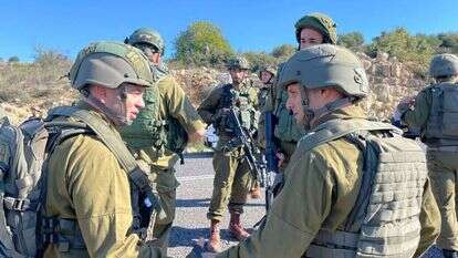 כוחות צה"ל במרדף אחר המחבלים שביצעו את פיגוע הירי סמוך לראוובי