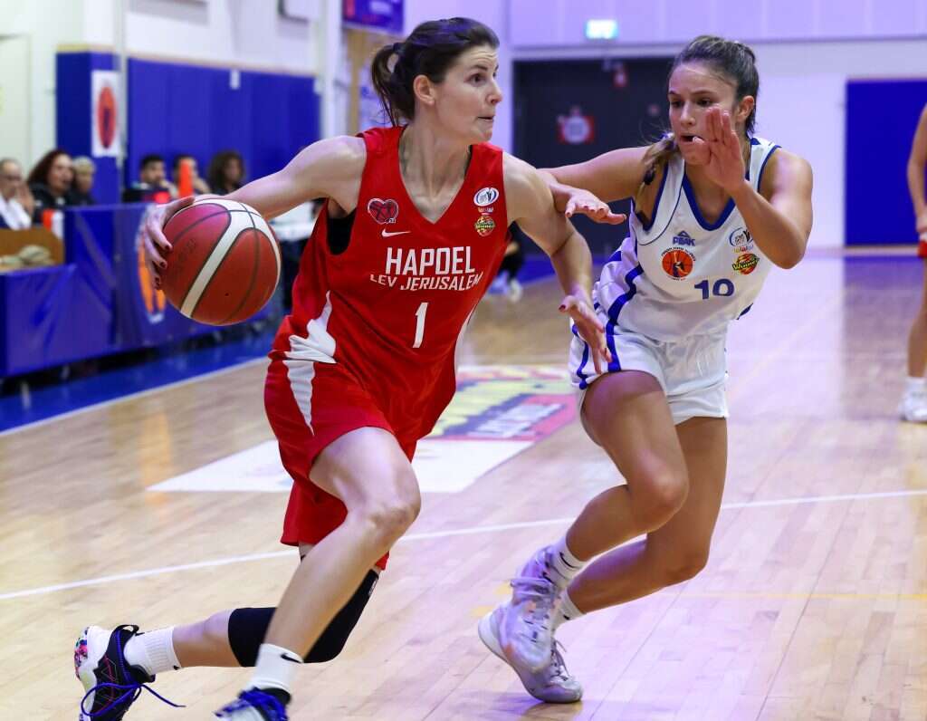 החתמה מרשימה. אליסה בארון. | דני מרון החתמה מרשימה. אליסה בארון. | דני מרון