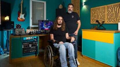 לירון אטיה וגלעד לוי. | לירון מולדובן