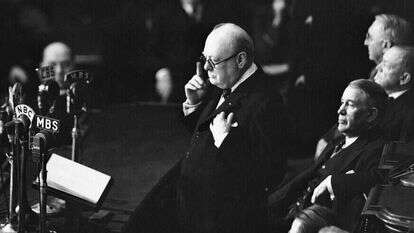 גייס את השפה האנגלית לקרב. וינסטון צ'רצ'יל. | איי.פי