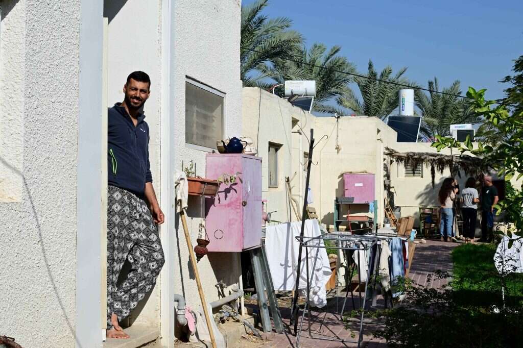 פוסט בפייסבוק קיבץ את הגרעין הראשון. כפר הסטודנטים בקיבוץ אלמוג. | יוסי זליגר