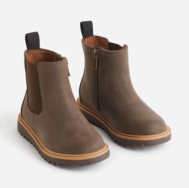 מגפיים לילדים מבית רשת H&amp;M. | יח"ץ