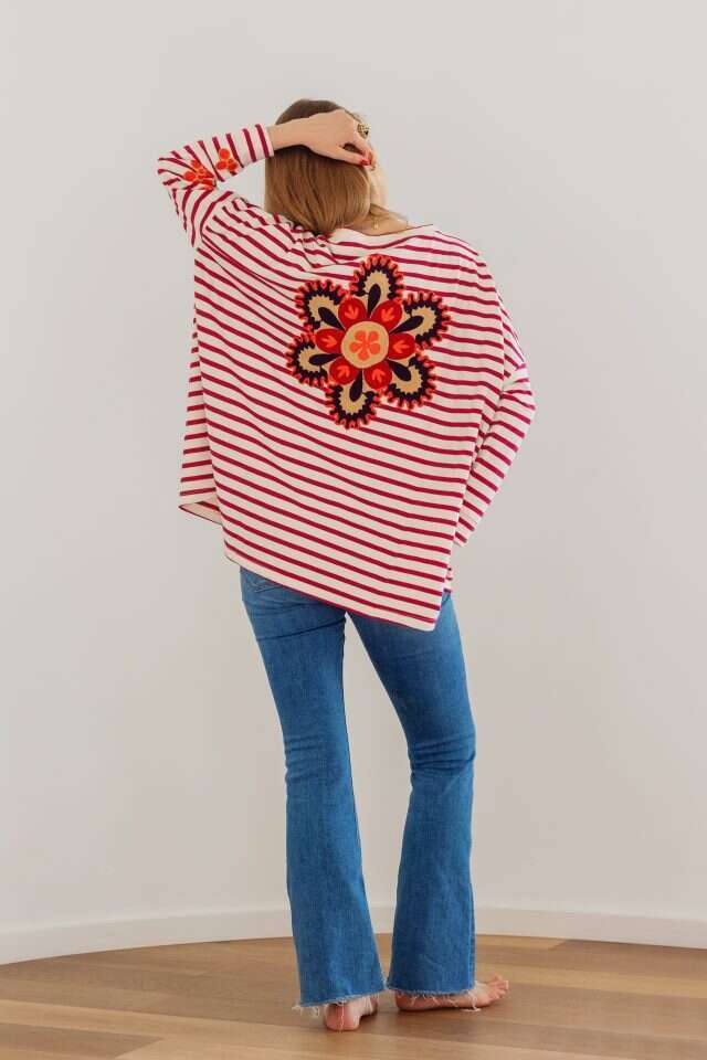 חולצת כותנה בשילוב ריקמה של המותג גלביה. | עדי הלמן