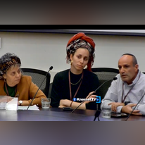 איציק פיטוסי ונציגי המשפחות השכולות בוועדת הכספים בכנסת. | מסך מתוך ערוץ הכנסת