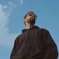 חנן בן ארי. | עמית אלקיים