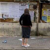 "זו יכולה להיות החברה לוועד ההורים, האישה שיושבת לידך בבית הכנסת". תמר. | נעמה שטרן
